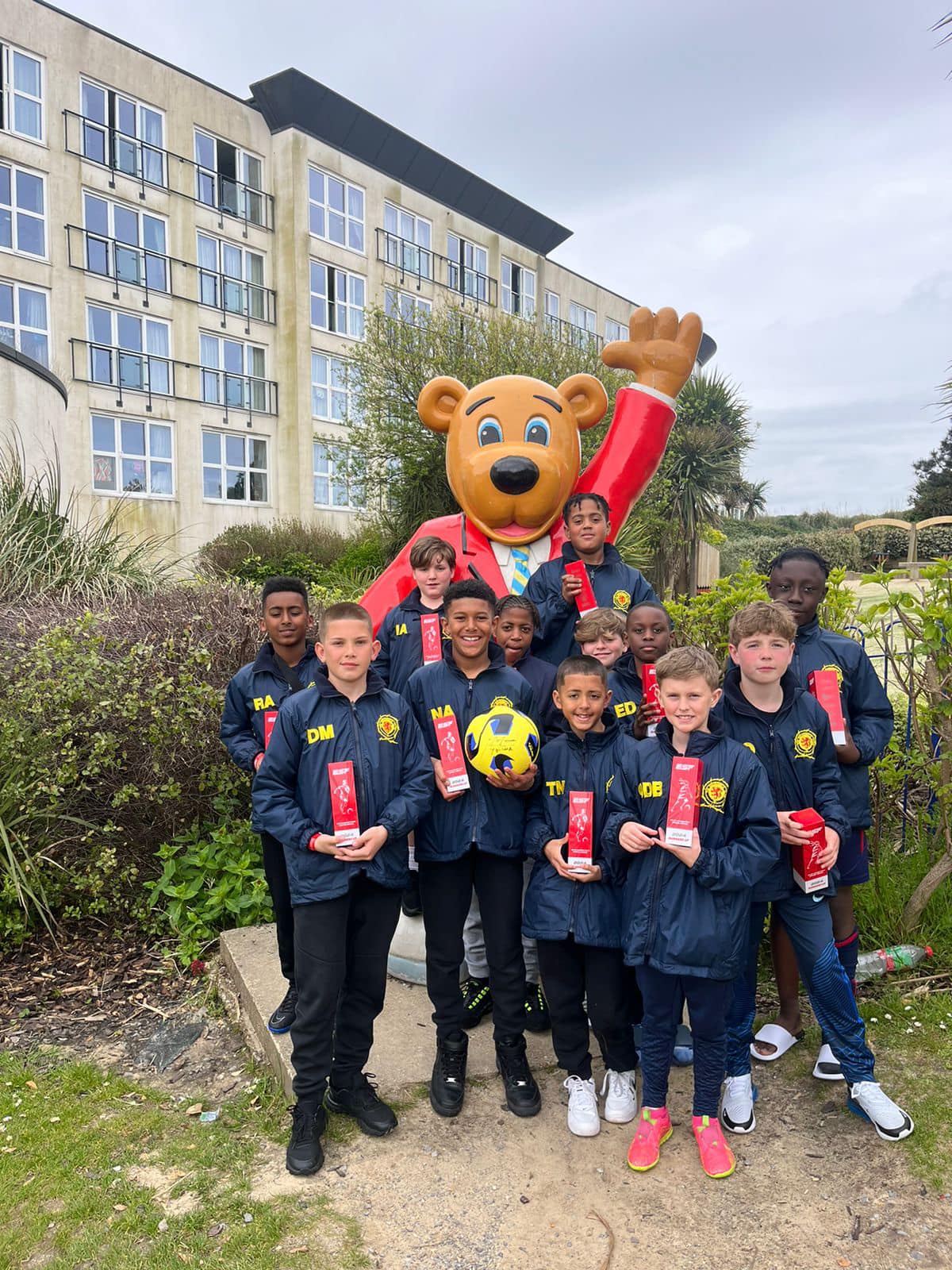 438275398 779778574255911 7549190156459179656 n